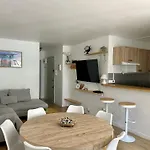 Climatise Et Spacieux Avec Terrasse, Centre Port Et Proche - 6 Personnes Apartmán