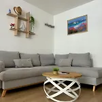 Apartmán Climatise Et Spacieux Avec Terrasse, Centre Port Et Proche - 6 Personnes