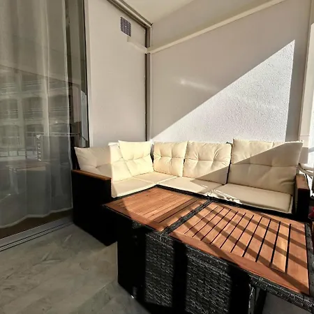 Spacieux, Climatise Et Lumineux, Ideal Jusqu'a 6 Personnes Au Coeur Du Centre Port Du Cap D'agde * Agde
