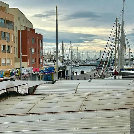 Spacieux, Climatise Et Lumineux, Ideal Jusqu'a 6 Personnes Au Coeur Du Centre Port Du Cap D'agde Apartment Agde