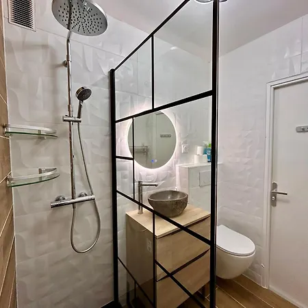 Appartement Climatisé Et Spacieux Avec Terrasse Et Vue Sur Le Port Capacité 6 Personnes