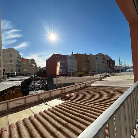 Appartement Climatisé Et Spacieux Avec Terrasse Et Vue Sur Le Port Capacité 6 Personnes Agde