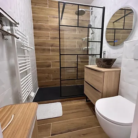 Sejour De Gamme Climatise, Spacieux, Grand Confort Et Terrasse, En Famille Ou Entre Amis Agde