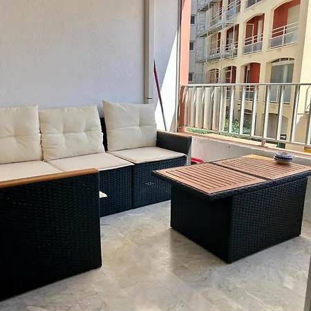 Climatisé Et Spacieux Avec Terrasse Et Vue Sur Le Port Capacité 6 Personnes *