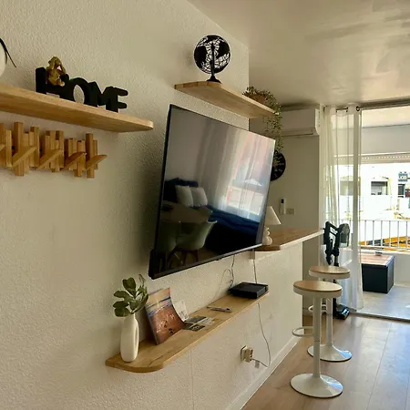 Climatisé Et Spacieux Avec Terrasse Et Vue Sur Le Port Capacité 6 Personnes * Agde