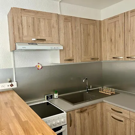 Climatisé Et Spacieux Avec Terrasse Et Vue Sur Le Port Capacité 6 Personnes Appartement *