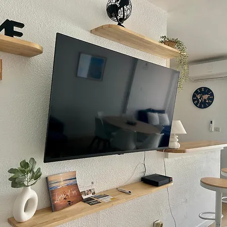 Climatisé Et Spacieux Avec Terrasse Et Vue Sur Le Port Capacité 6 Personnes Appartement