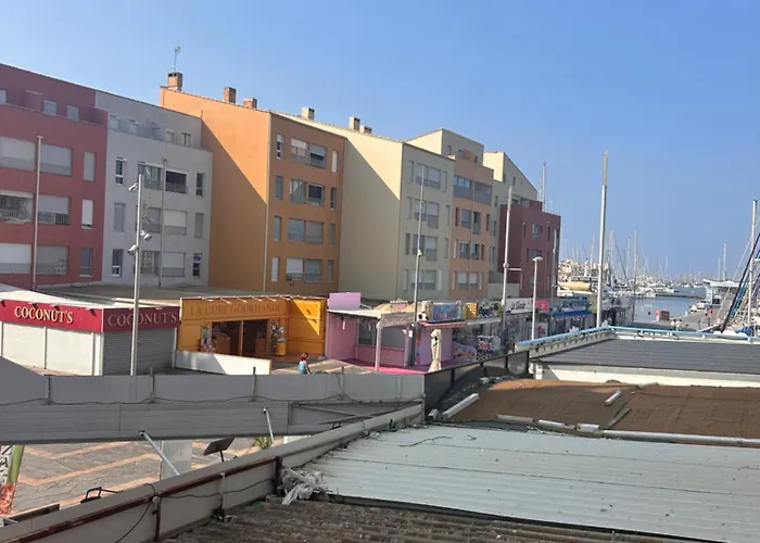 Climatise Et Spacieux Avec Terrasse Et Vue Sur Le Port Capacite 6 Personnes Διαμέρισμα