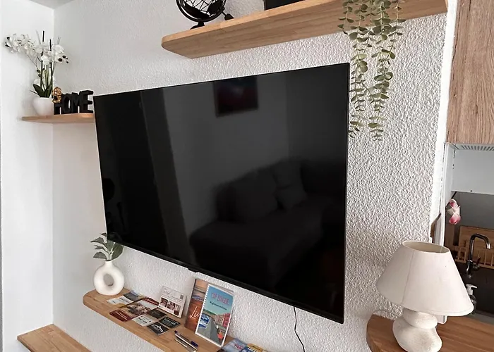 Centre Port, 1er Etage, Climatise, Spacieux, Terrasse, 6 Personnes *