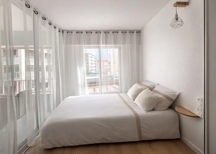 Centre Port, 1er Etage, Climatise, Spacieux, Terrasse, 6 Personnes Apartmán *